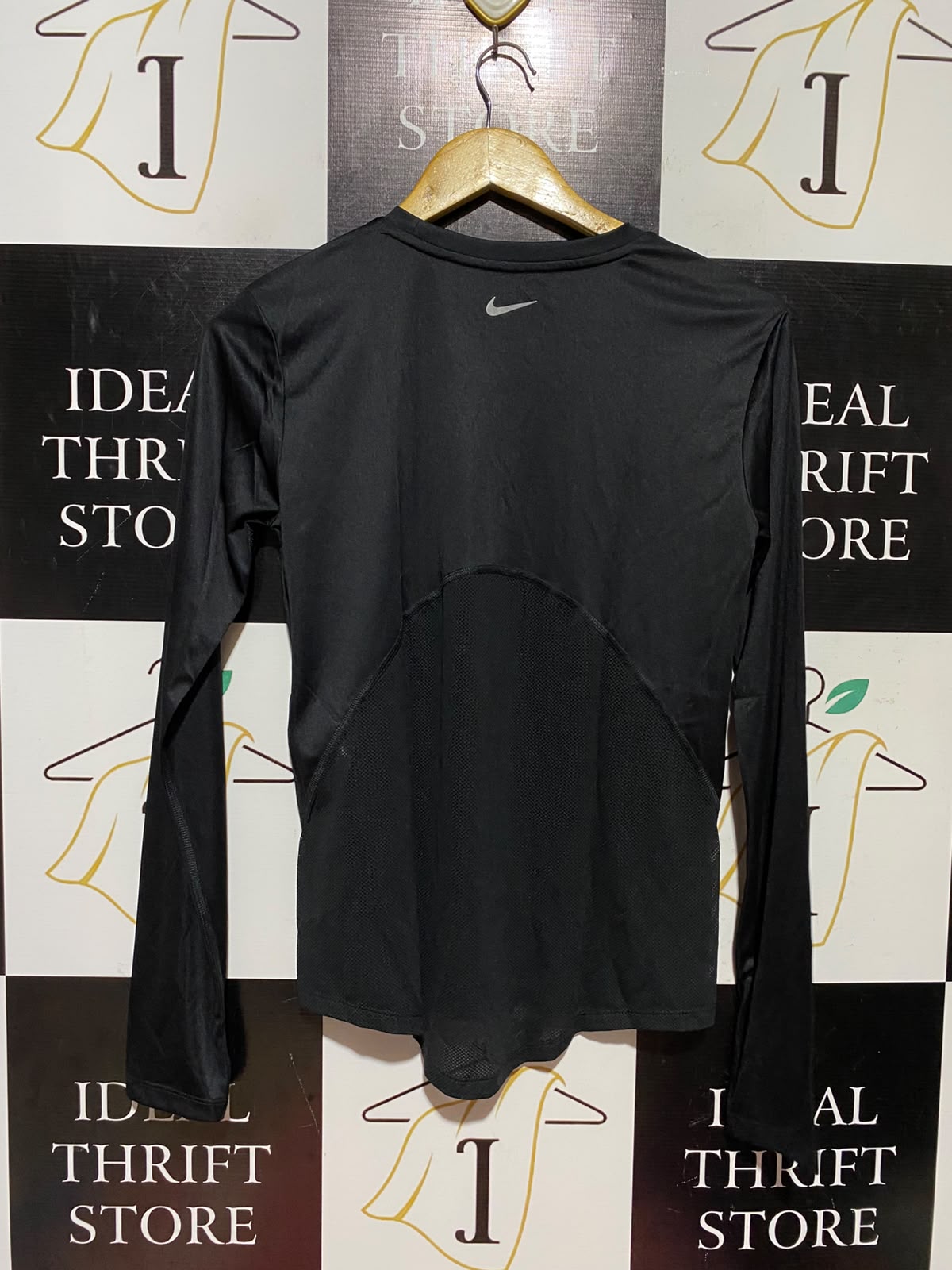 NIKE |S| BUST 18| A7| RUNNING DRI-FIT BLACK LONG-SLEEVE ATHLETIC PERFORMANCE TOP