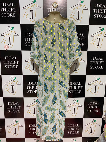 STELLA MORGAN |M| BUST FREE| A7| LUXURIOUS TROPICAL LEAF PRINT PEARL-TRIMMED KAFTAN MAXI DRESS COVER-UP
