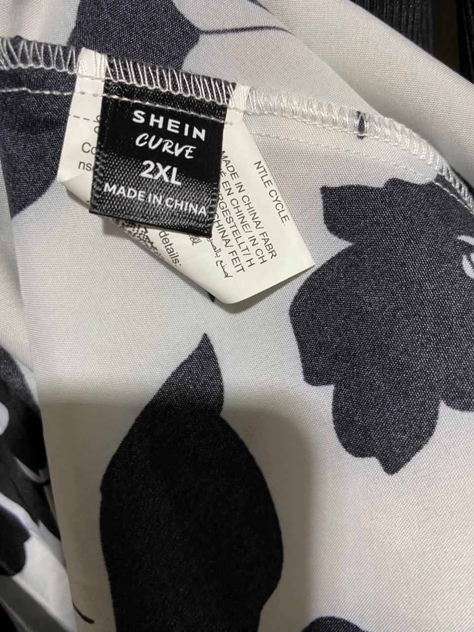 SHEIN CURVE |XL| BUST 19| A7| BLACK SOLID RIB-KNIT AND FLORAL PRINT CONTRAST MAXI DRESS