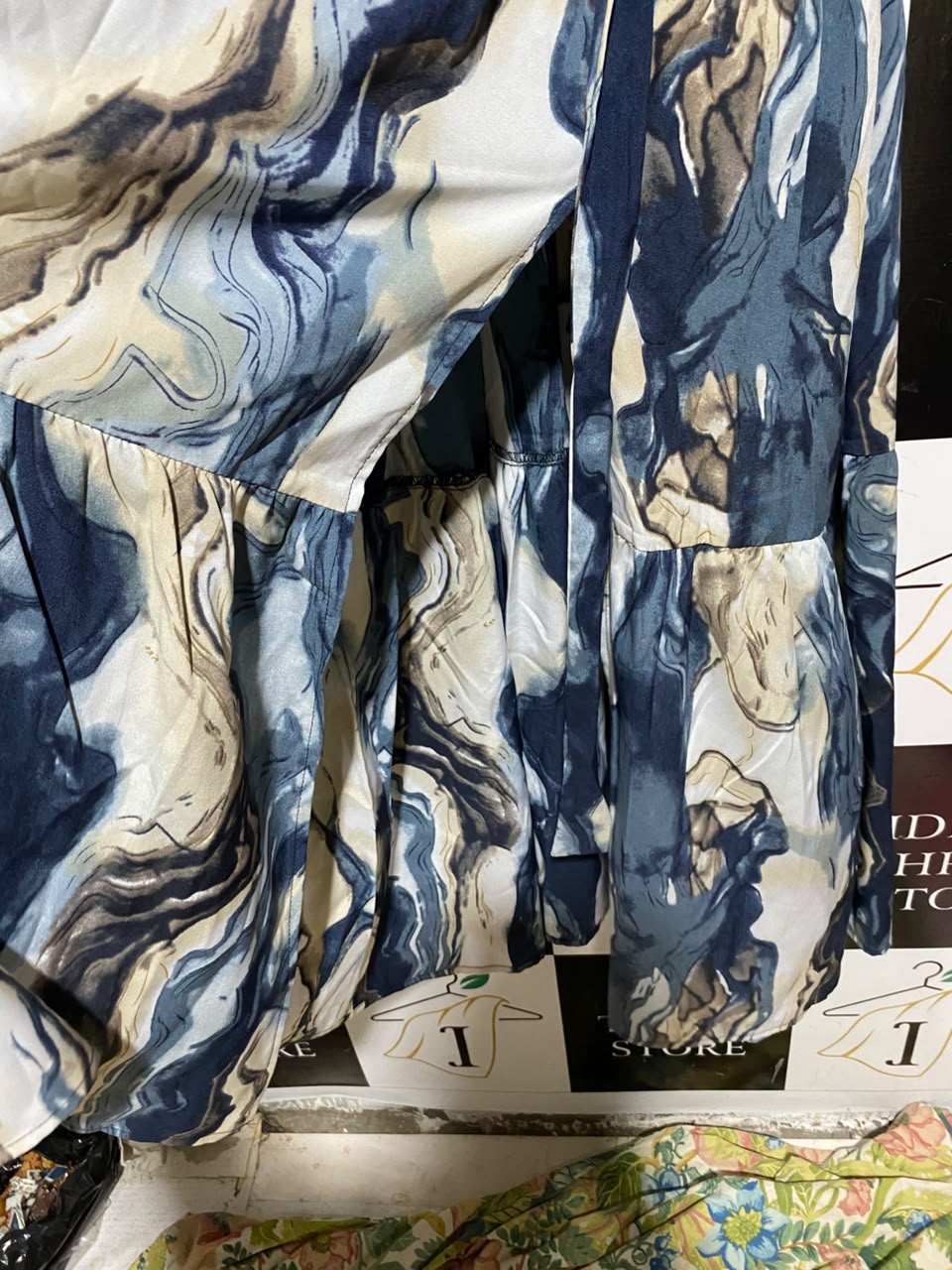 SHEIN CURVE |XL| BUST 22| A6| BLUE AND BEIGE ABSTRACT MARBLE PRINT BELTED TIERED MAXI DRESS