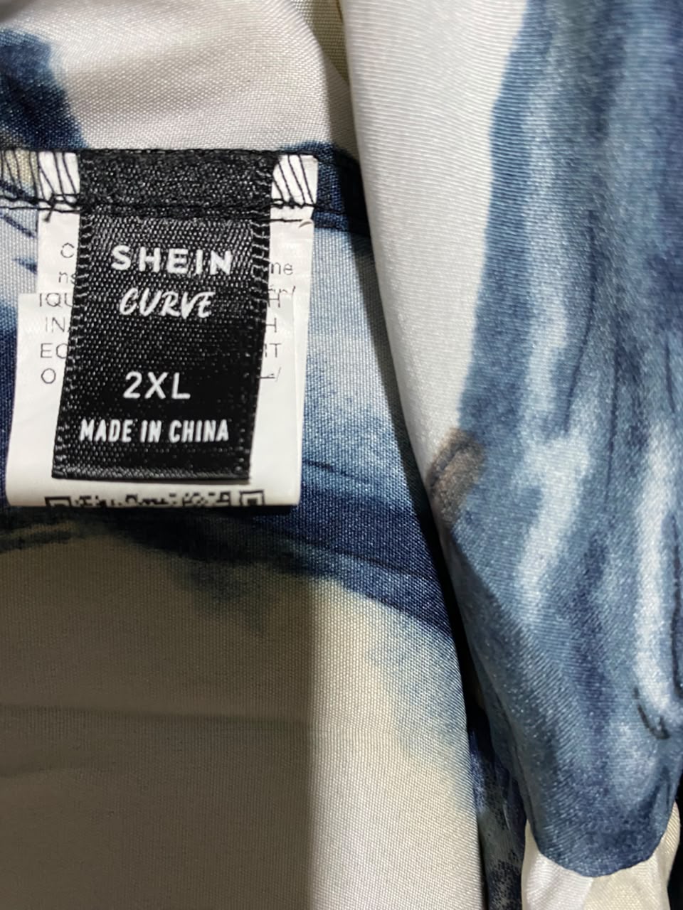 SHEIN CURVE |XL| BUST 22| A6| BLUE AND BEIGE ABSTRACT MARBLE PRINT BELTED TIERED MAXI DRESS