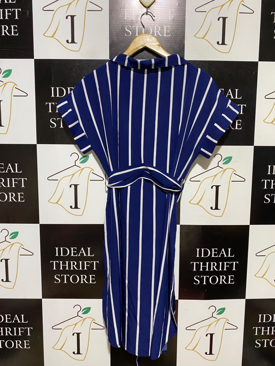 |XL| BUST 22| A6| ROYAL BLUE AND WHITE VERTICAL STRIPED BUTTON-FRONT BELTED SHIRT DRESS