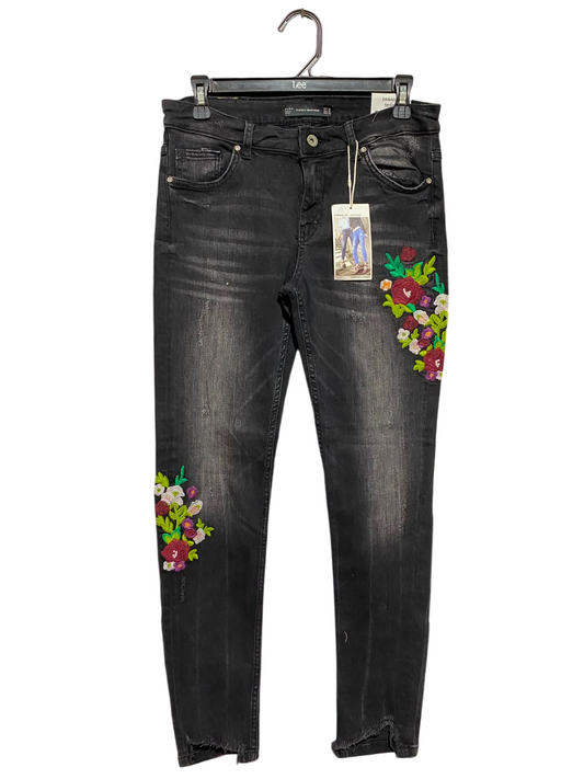 ZARA |L| WAIST 30| A8| FLORAL EMBROIDERED WASHED BLACK SKINNY JEANS