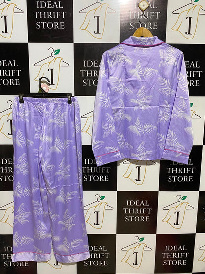 F&F |L| A8| LILAC TROPICAL LEAF PRINT SATIN LONG SLEEVE PAJAMA SET