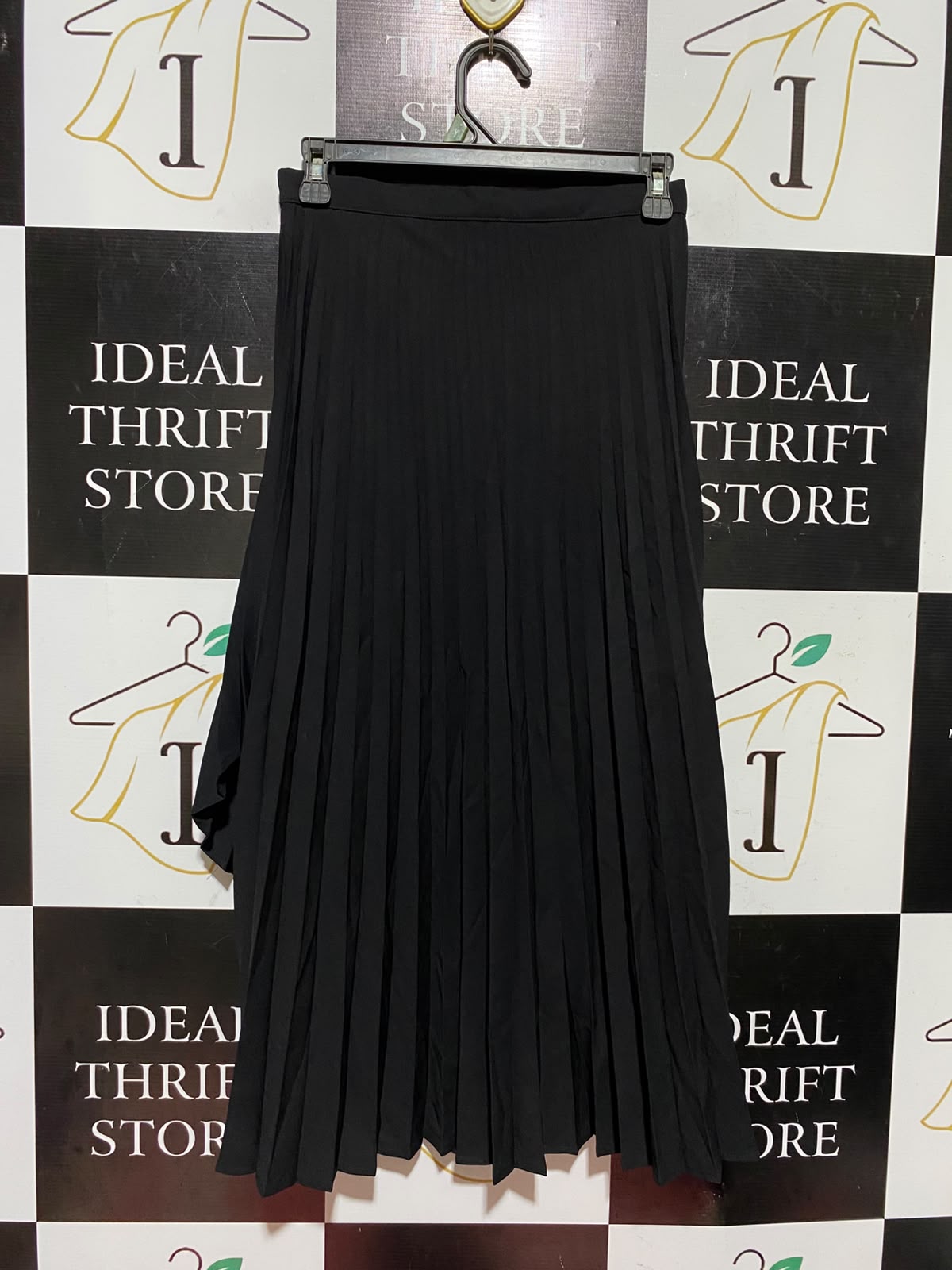 F&F |S| WAIST 26| A8| BLACK PLEATED ASYMMETRICAL MIDI SKIRT