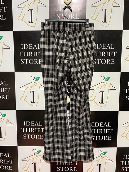 SHEIN |L| WAIST 28| A8| BLACK AND WHITE PLAID FLARED HIGH-WAIST LEGGINGS