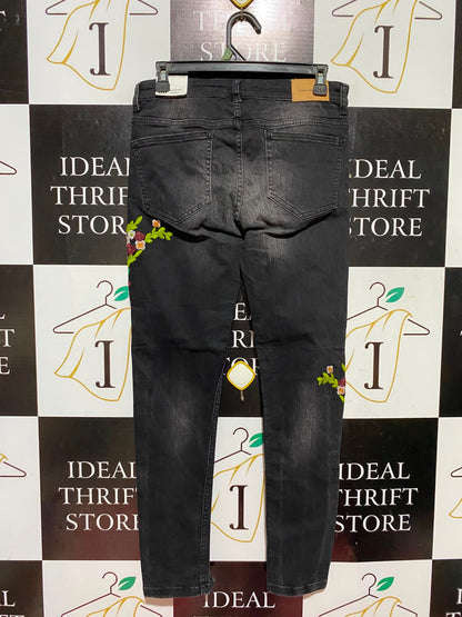 ZARA |L| WAIST 30| A8| FLORAL EMBROIDERED WASHED BLACK SKINNY JEANS