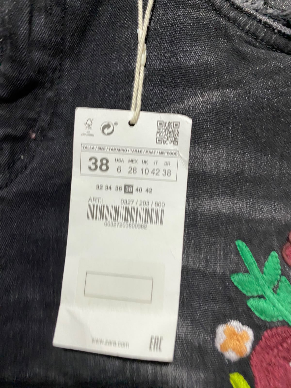 ZARA |L| WAIST 30| A8| FLORAL EMBROIDERED WASHED BLACK SKINNY JEANS