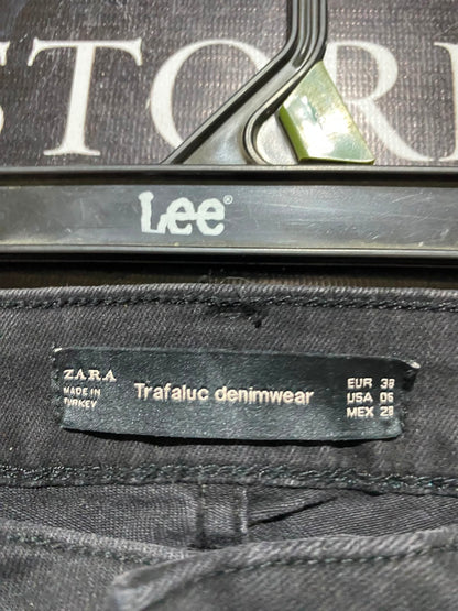ZARA |L| WAIST 30| A8| FLORAL EMBROIDERED WASHED BLACK SKINNY JEANS