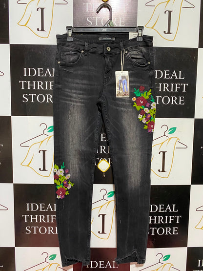 ZARA |L| WAIST 30| A8| FLORAL EMBROIDERED WASHED BLACK SKINNY JEANS