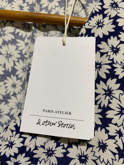 PARIS AYELIER |M| BUST 17| A8| NAVY AND WHITE DAISY FLORAL PRINT BUTTON-FRONT MIDI DRESS