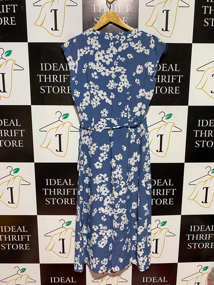 GAP |M| BUST 18| A8| BLUE AND WHITE FLORAL PRINT BUTTON-SIDE WRAP MIDI DRESS