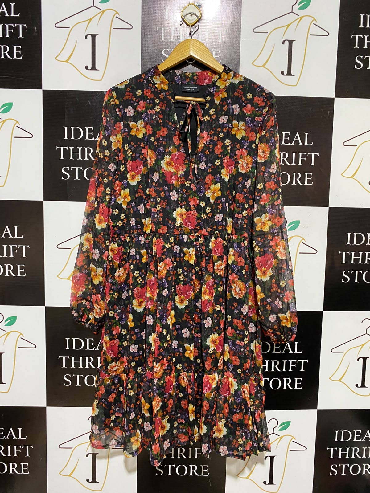CHIARA ROMOLINI |L| BUST 21| A8| BLACK MULTICOLOR FLORAL TIE-NECK TIERED MINI DRESS