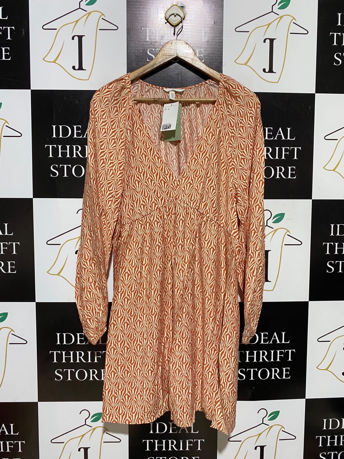 H&M |M| BUST 22| A8| ORANGE & CREAM GEOMETRIC PRINT V-NECK MINI DRESS