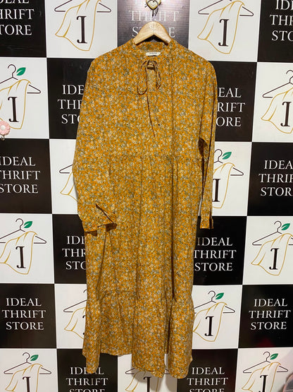 PIECES |M| BUST FREE| A8| WOMEN'S MUSTARD YELLOW DITSY FLORAL TIE-NECK TIERED MAXI DRESS