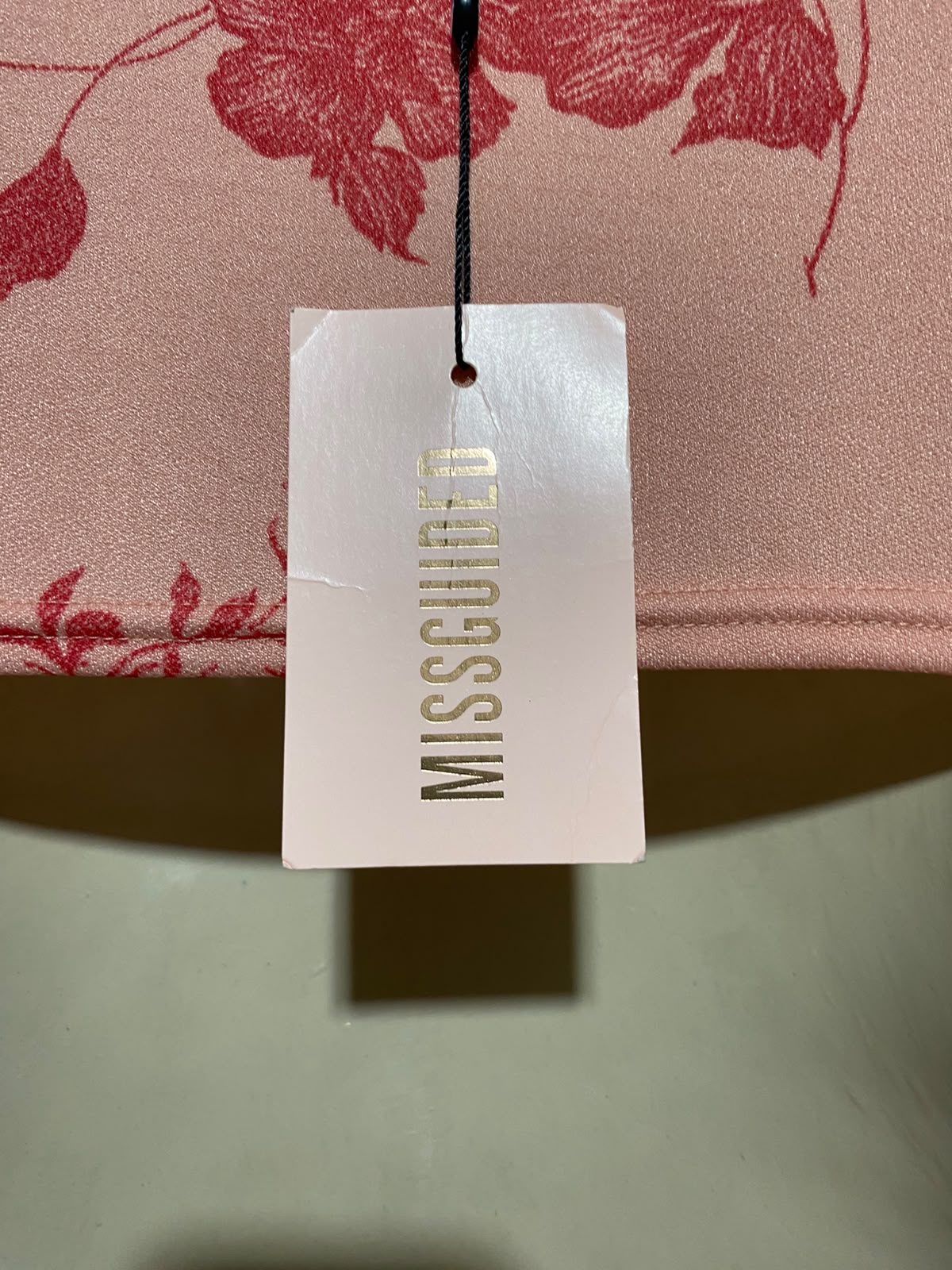 MISSGUIDED |S| A8| WOMEN'S PINK & RED FLORAL PRINT TWO-PIECE CROP TOP & SKIRT SET