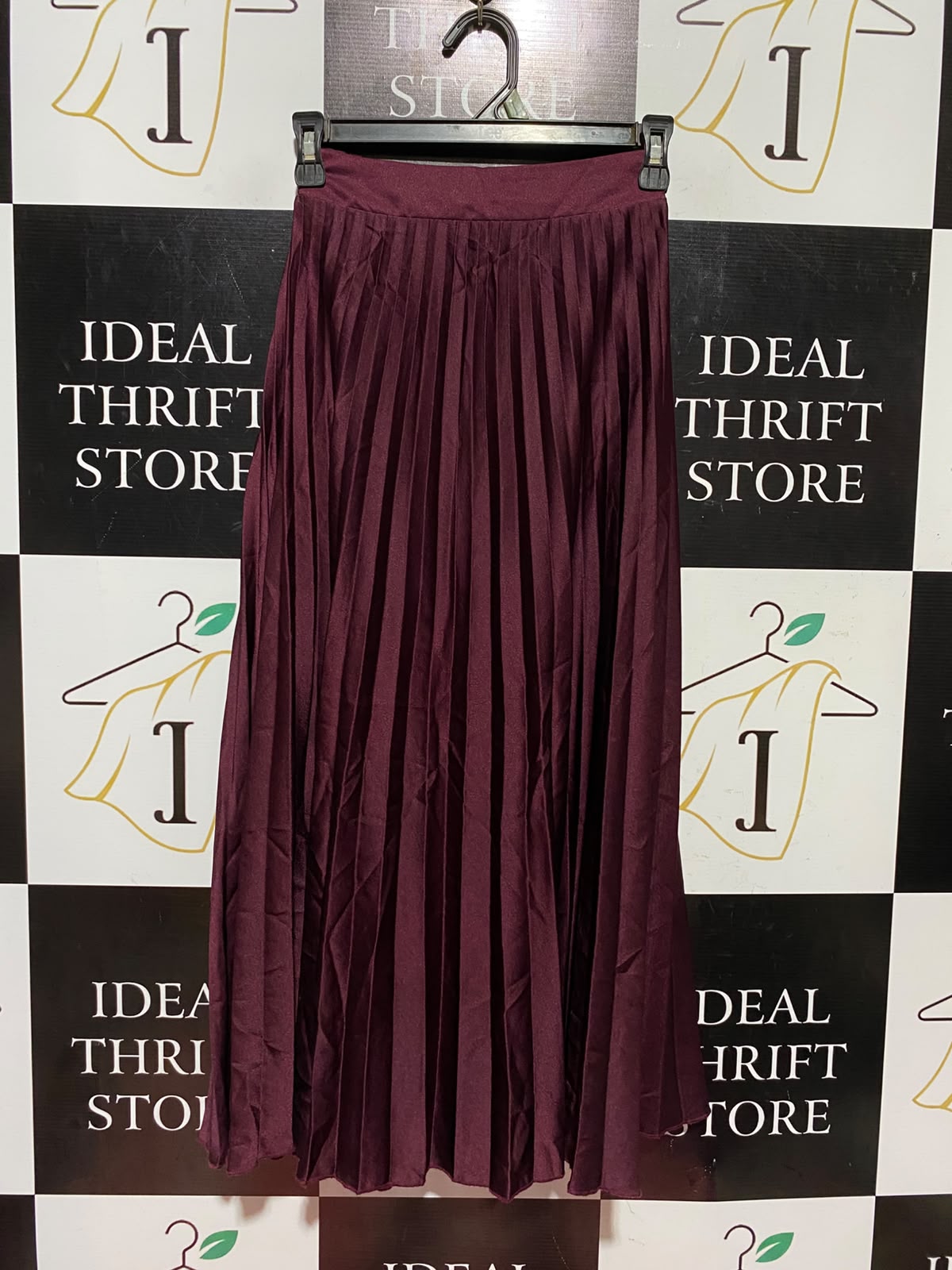 NEW LOOK |S| WAIST 22| A7| WOMEN'S BURGUNDY SATIN PLEATED MIDI SKIRT
