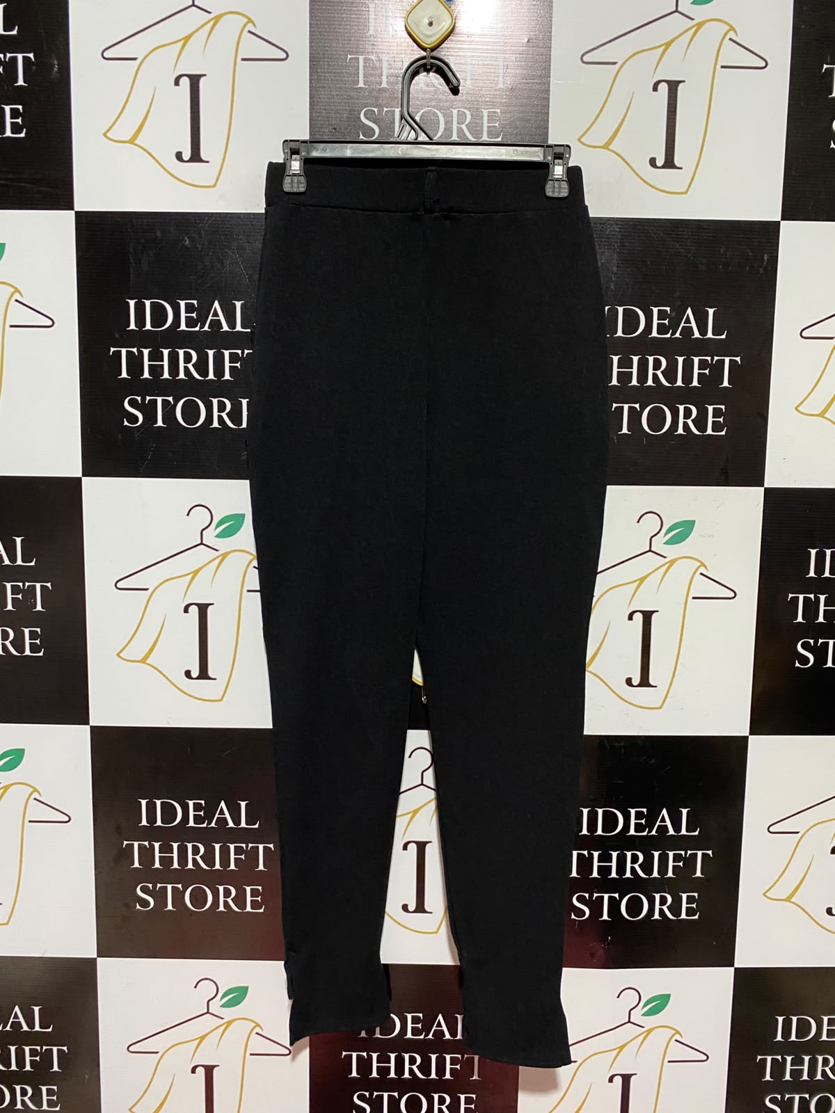 PRETTYLITTLE THING |S| WAIST 26| A9| HIGH-WAISTED SLIM FIT TROUSERS - BLACK