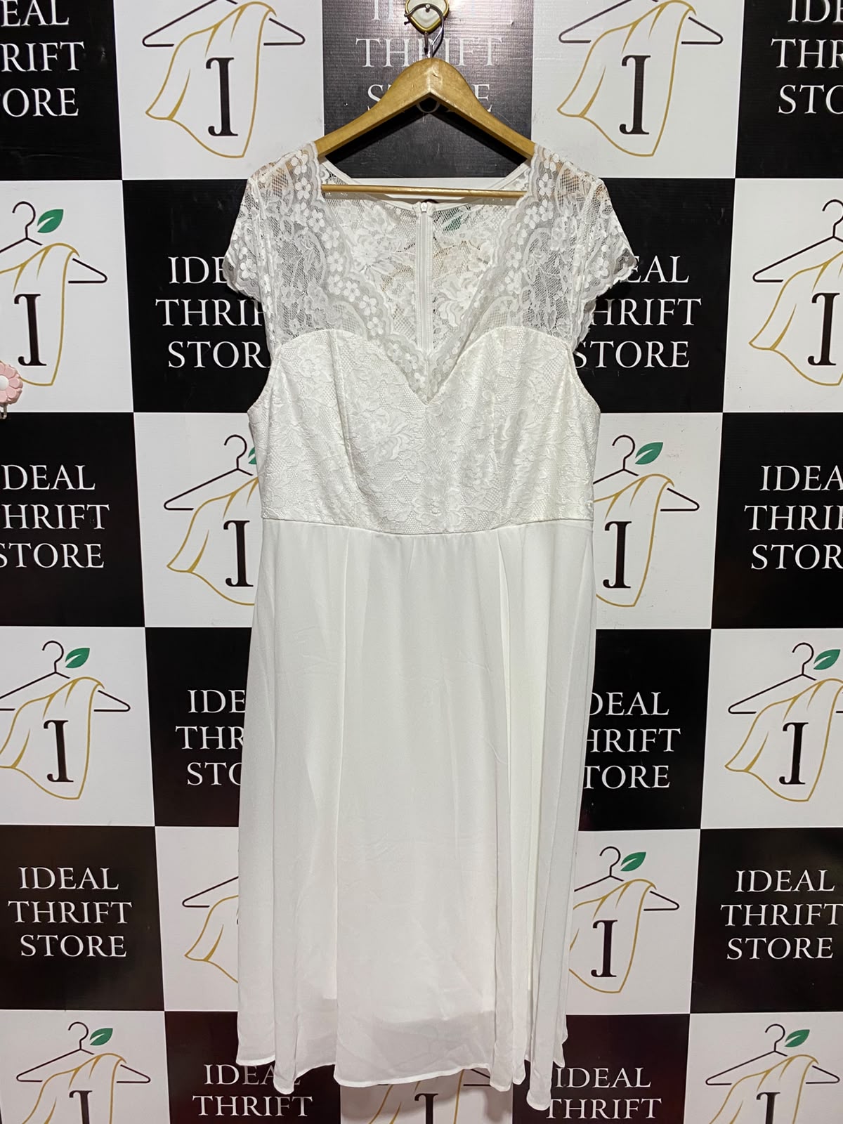 SHEIN CURVE |XL| BUST 20| A9| LACE OVERLAY CHIFFON MAXI DRESS - WHITE / IVORY