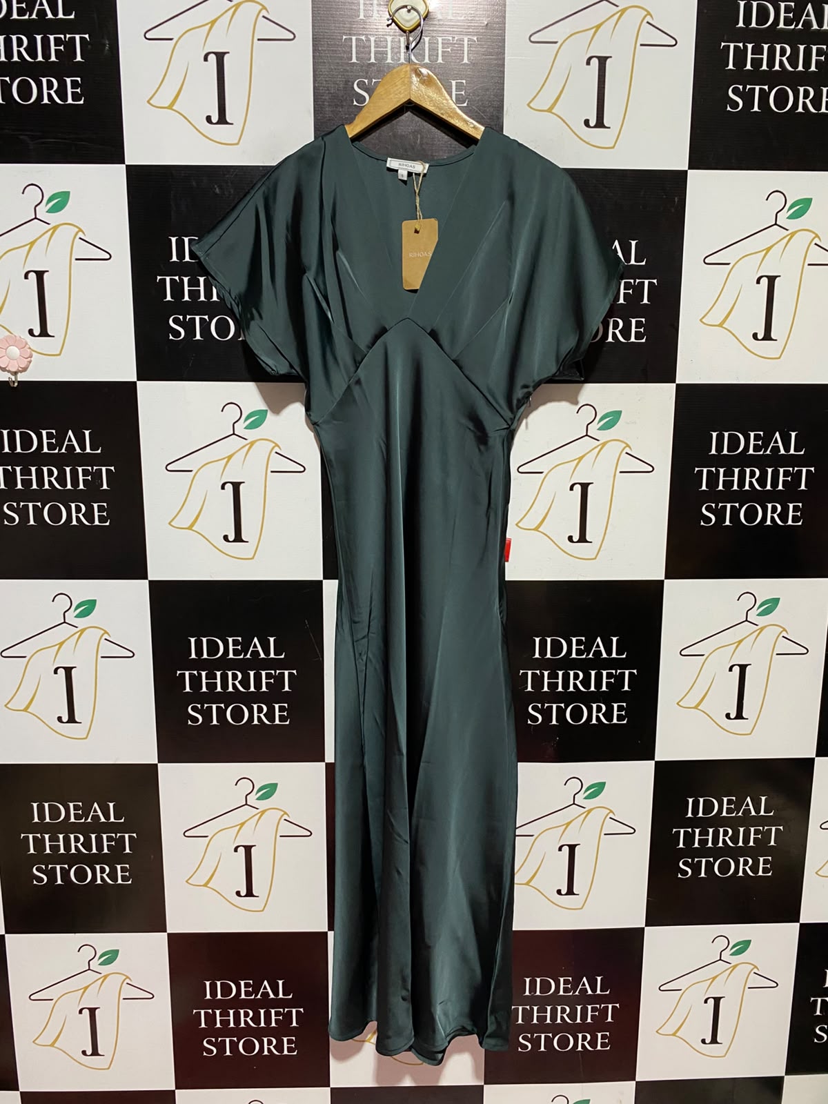 RIHOAS |S| BUST FREE| A9| SATIN V-NECK SHORT SLEEVE MAXI DRESS - EMERALD GREEN