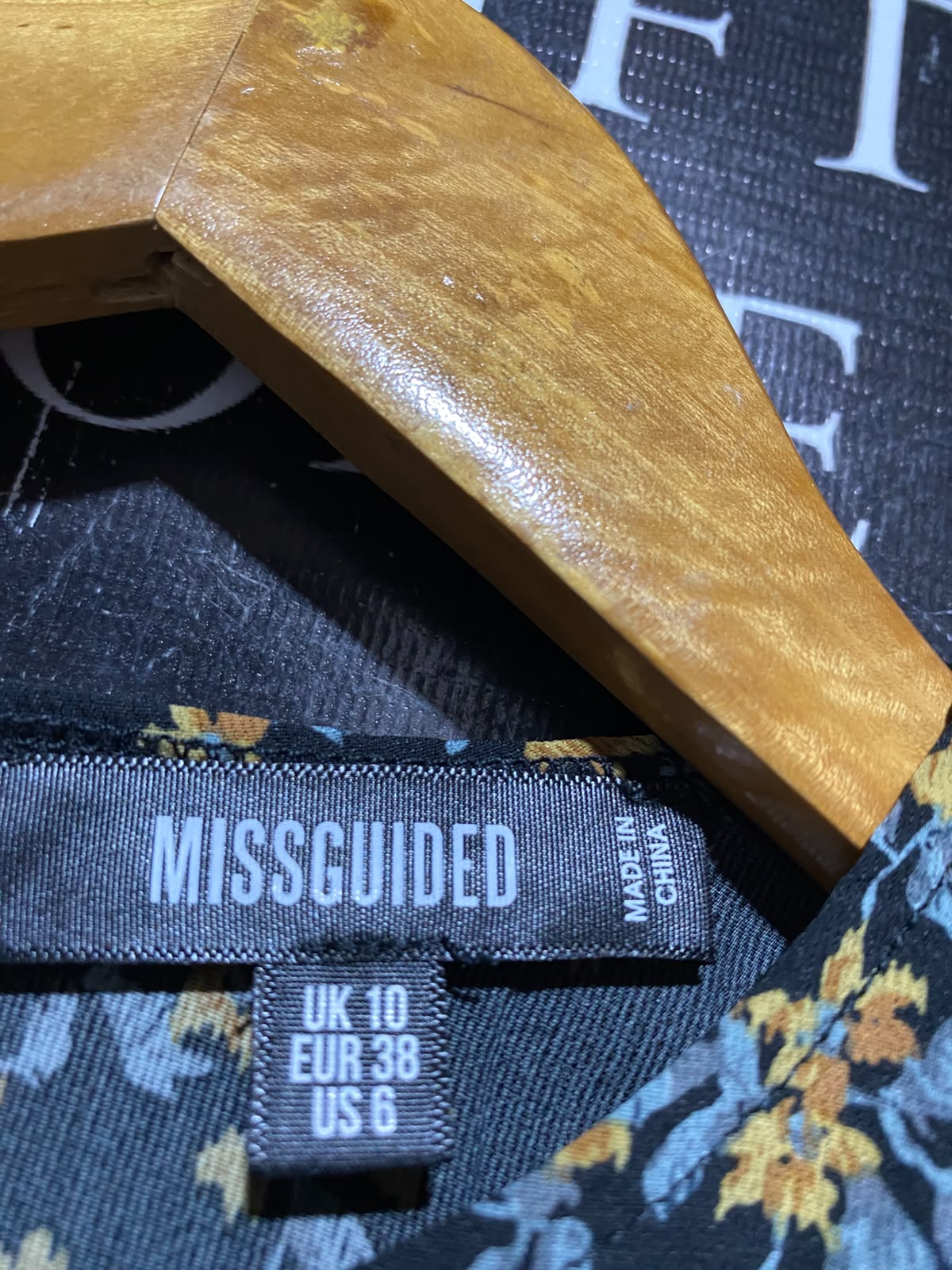 MISSGUIDED |M| BUST 16| A9| FLORAL PRINT LONG SLEEVE MAXI DRESS - BLACK & YELLOW