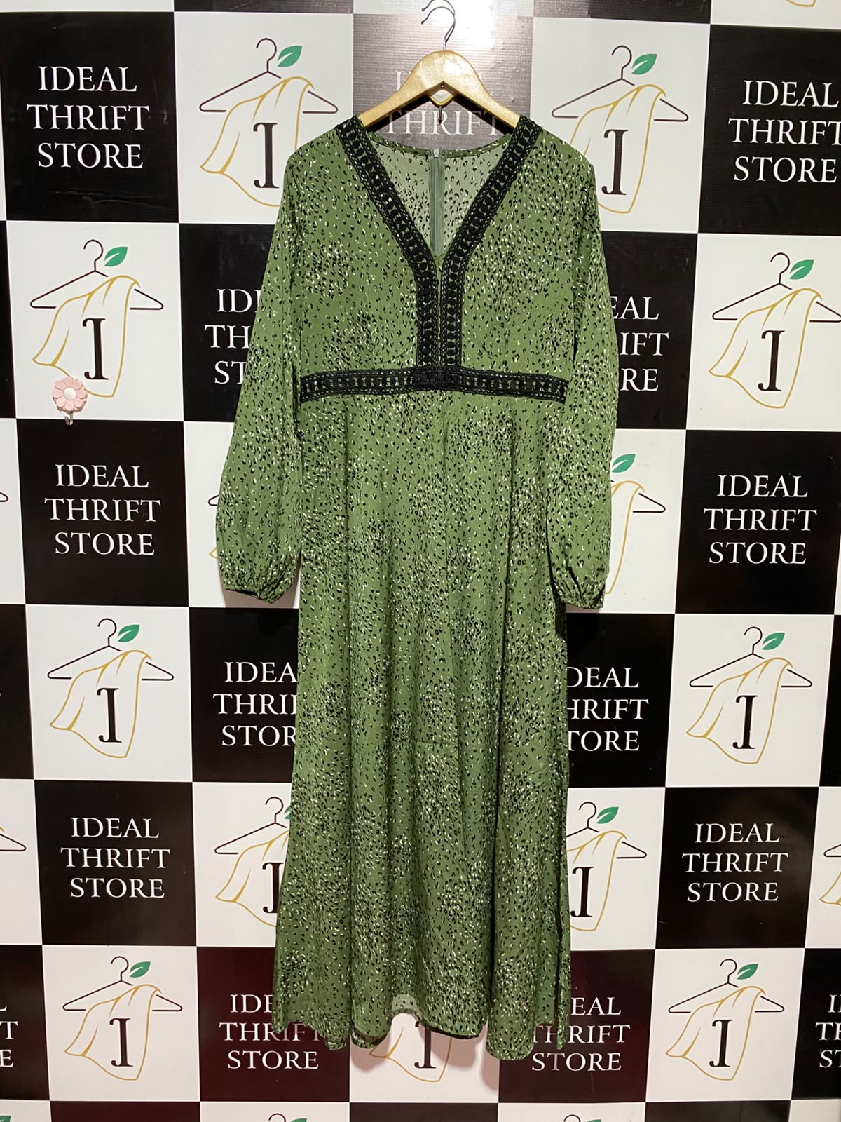 SHEIN |XL| BUST 20| A9| BOHEMIAN ANIMAL PRINT MAXI DRESS WITH CROCHET LACE TRIM - OLIVE GREEN