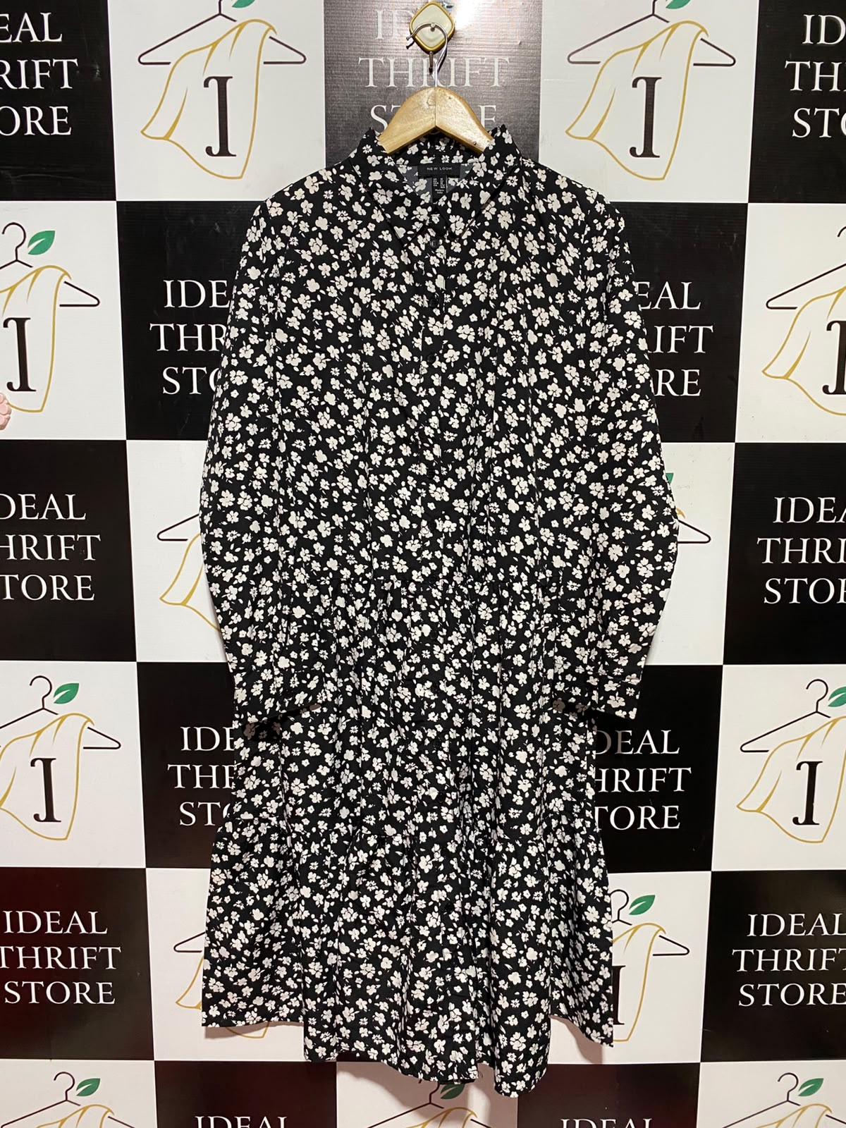 NEW LOOK |L| BUST 20| A9| DITSY FLORAL PRINT TIERED SHIRT DRESS - BLACK & WHITE