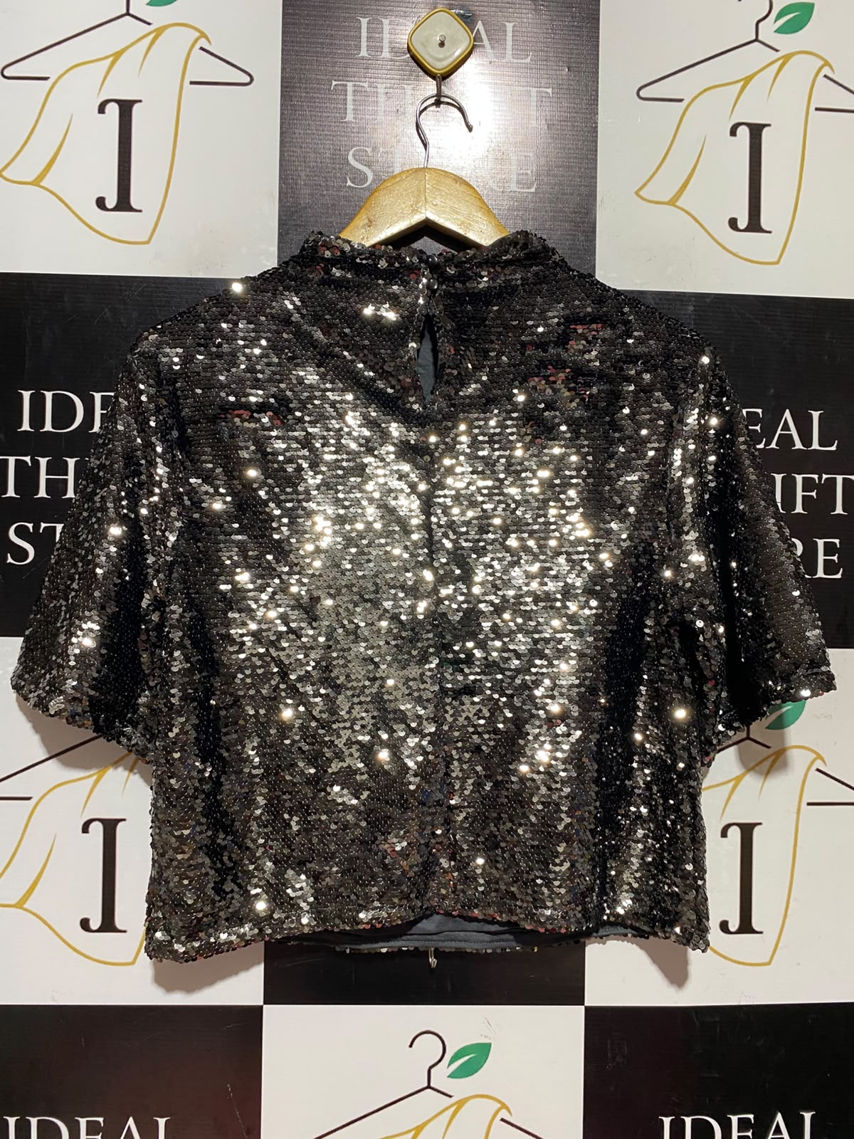 H&M |S| BUST 18| A9| FULLY SEQUINED HIGH-NECK SHORT SLEEVE TOP - BLACK / GUNMETAL
