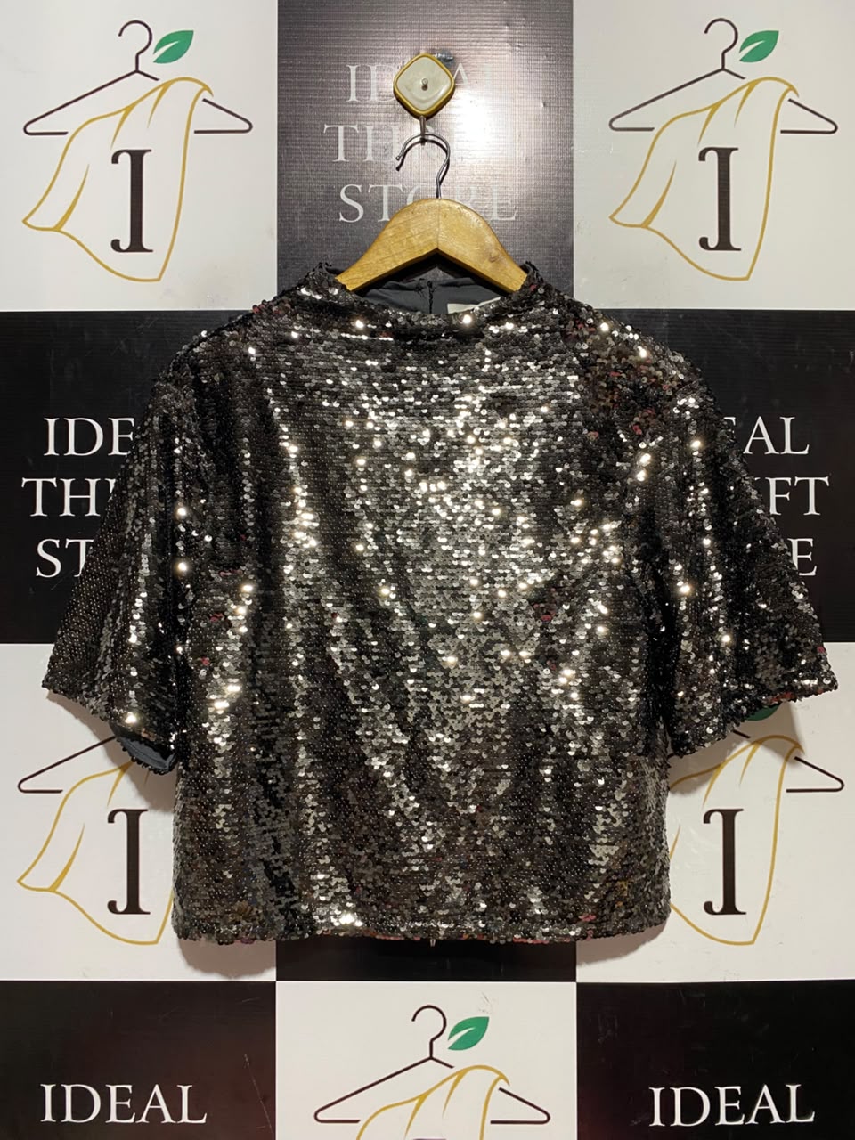 H&M |S| BUST 18| A9| FULLY SEQUINED HIGH-NECK SHORT SLEEVE TOP - BLACK / GUNMETAL