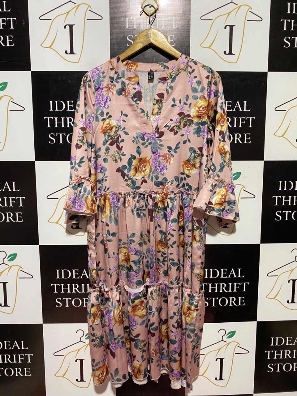 SHEIN |M| BUST 19| A9| FLORAL PRINT TIERED V-NECK MAXI DRESS - DUSTY PINK