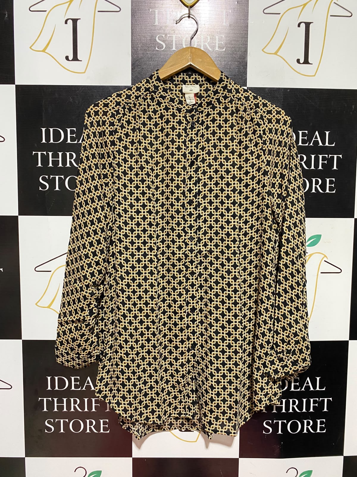 H&M |L| BUST 22| A9| CHAIN LINK GEOMETRIC PRINT BUTTON-DOWN SHIRT - BLACK & GOLD