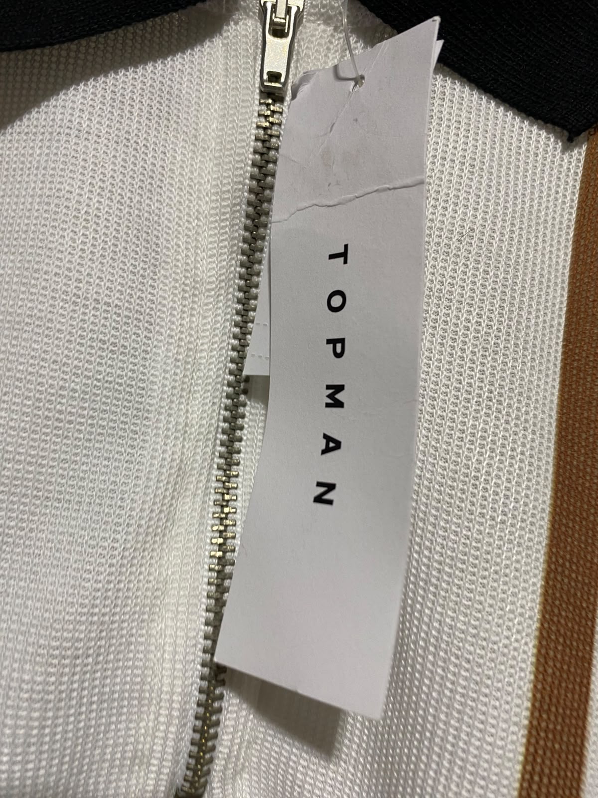 TOPMAN |L| BUST 22| A8| STRIPED KNIT ZIP POLO SHIRT - WHITE MULTI