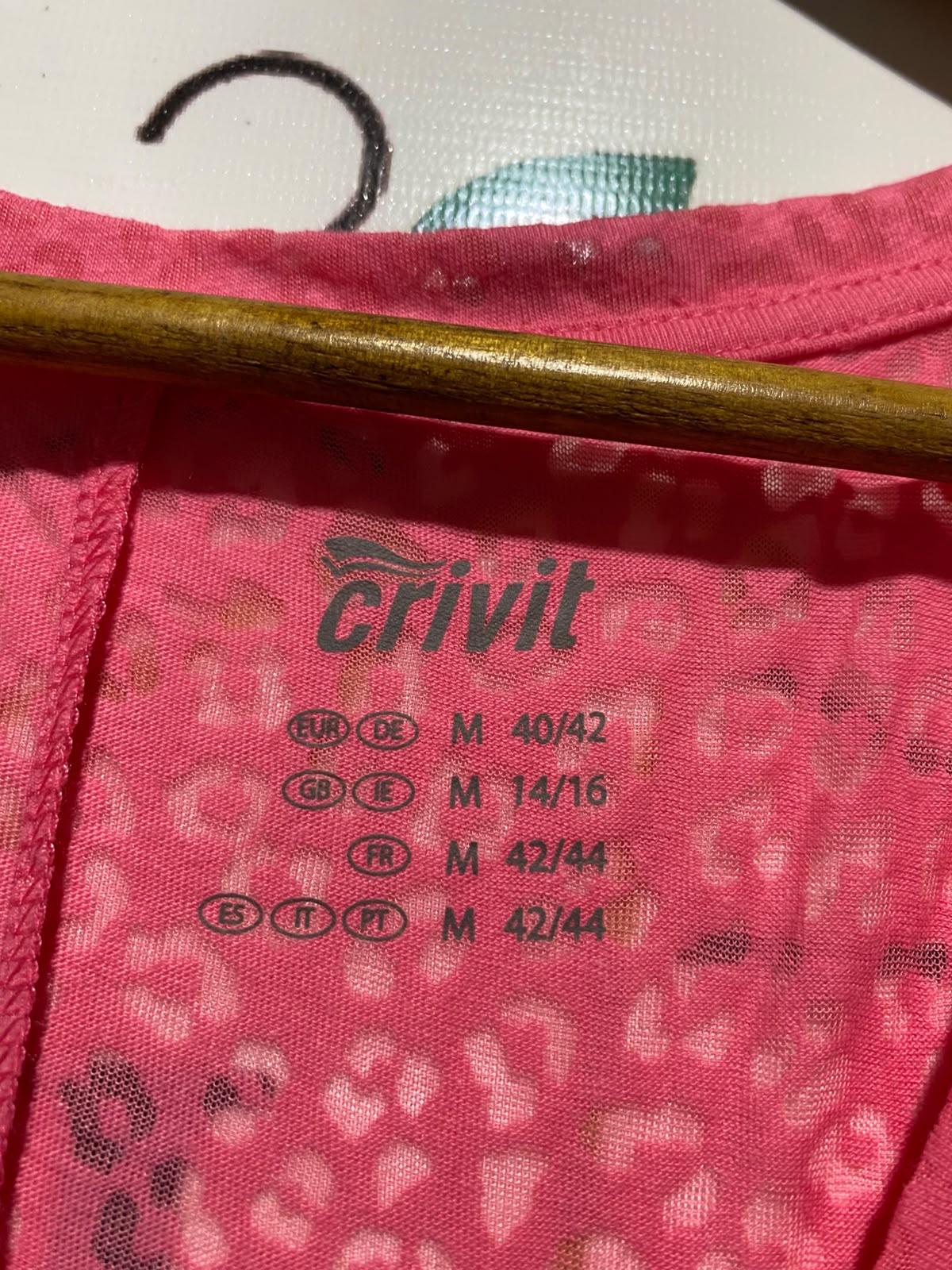 CRIVIT |M| BUST 21| A8| LEOPARD BURNOUT SHORT-SLEEVE ATHLETIC TOP - NEON PINK