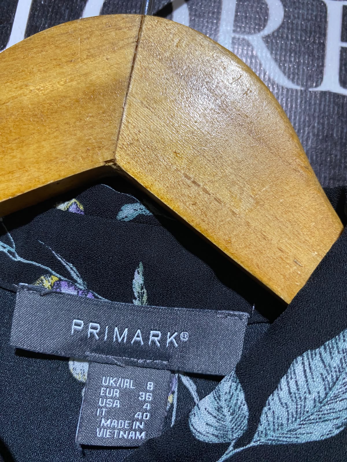 PRIMARK | M| BUST 18| A11| FLORAL PRINT LONG SLEEVE BUTTON-DOWN SHIRT - BLACK