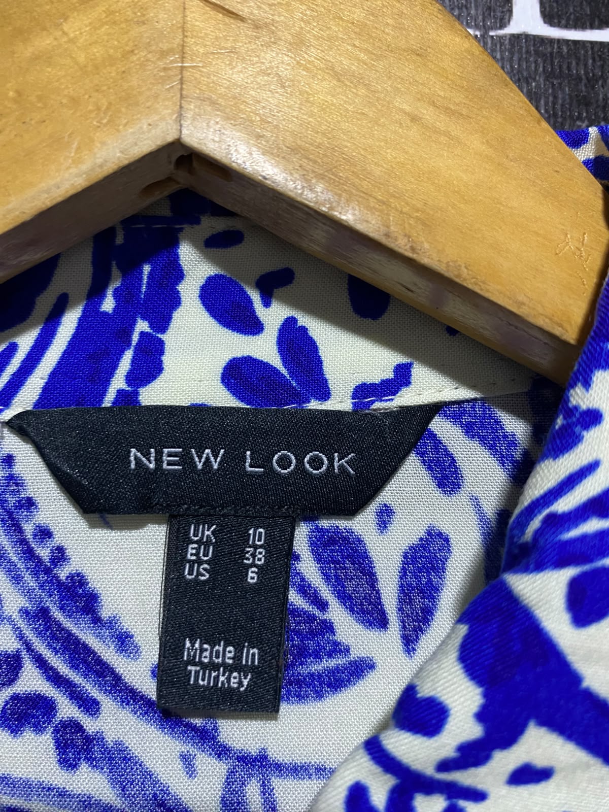 NEW LOOK |M| BUST 19 | A11| PAISLEY / SWIRL PRINT LONG SLEEVE BUTTON-DOWN SHIRT - BLUE & CREAM