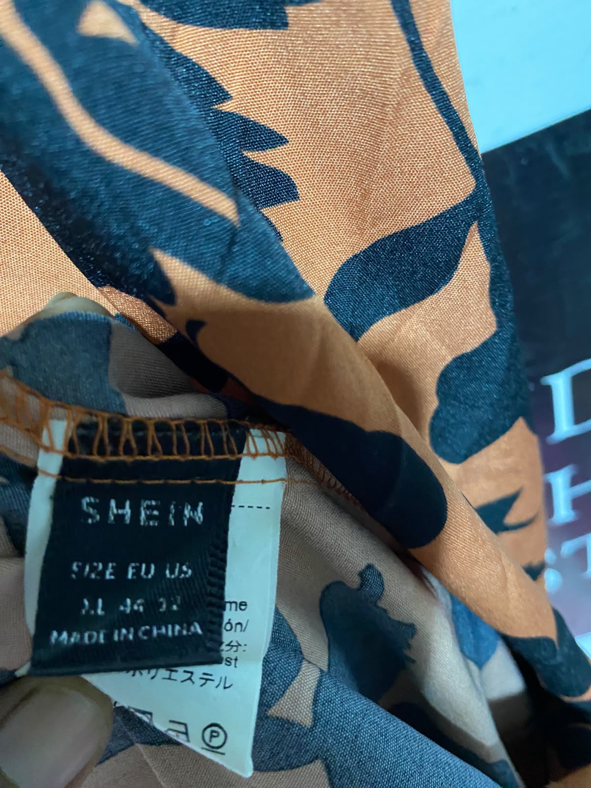 SHEIN |XL| BUST 21| A11| FLORAL PRINT SURPLICE V-NECK SHORT SLEEVE MAXI DRESS - ORANGE & BLACK