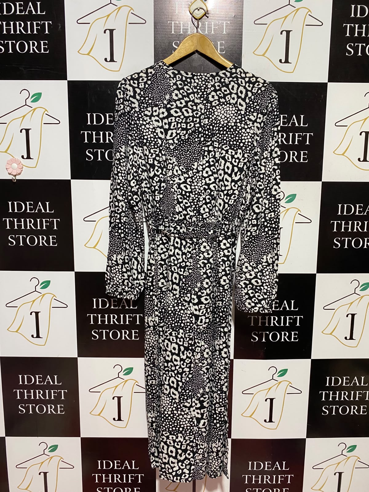 TU WOMAN |L| BUST 20| A11| MONOCHROME ANIMAL PRINT SURPLICE LONG SLEEVE MAXI DRESS - BLACK & WHITE