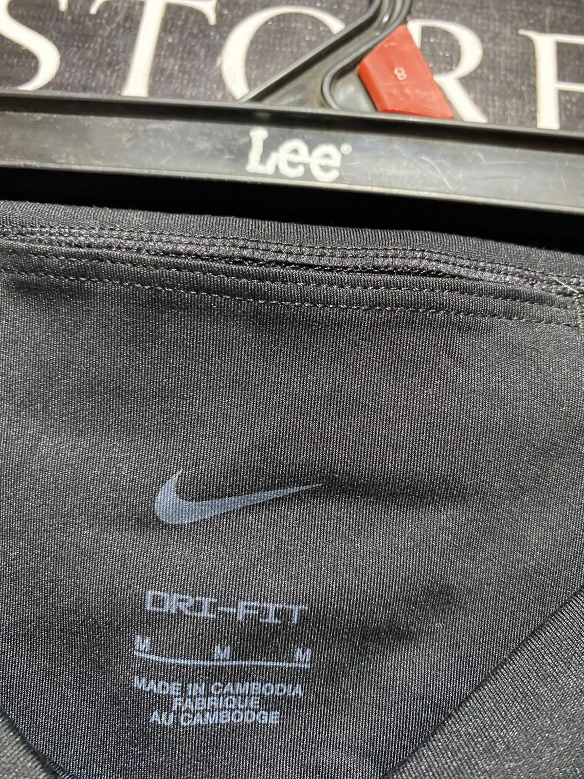NIKE |S| WAIST 26| A9| HIGH-WAISTED CAPRI ATHLETIC LEGGINGS - BLACK