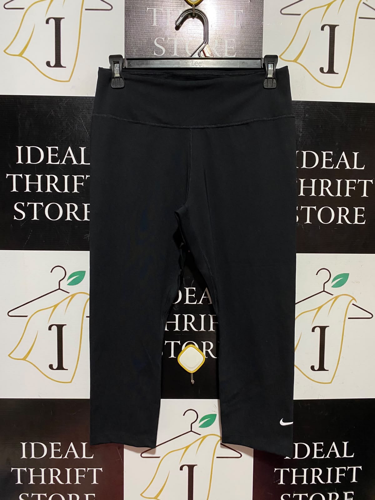 NIKE |S| WAIST 26| A9| HIGH-WAISTED CAPRI ATHLETIC LEGGINGS - BLACK