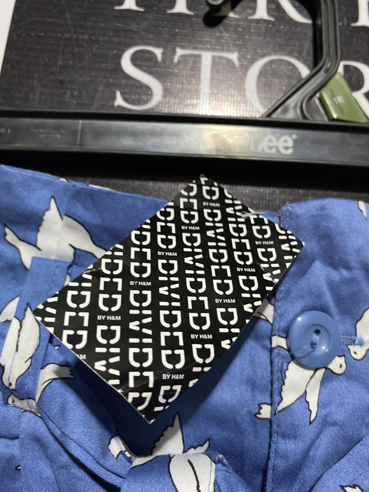 H&M DIVIDED |M| WAIST 28| A9| BIRD PRINT PAPERBAG HIGH-WAIST SHORTS - BLUE & WHITE
