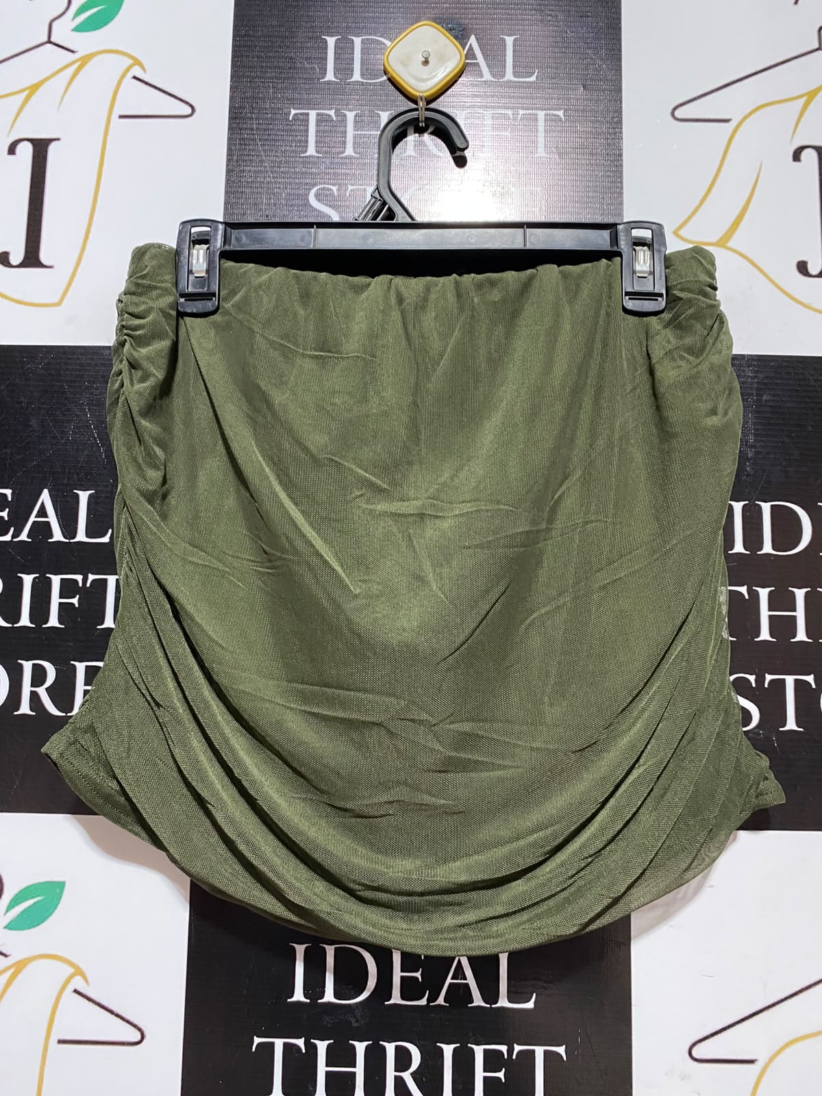 PRETTYLITTLE THING |M| BUST 28| A9| RUCHED MESH STRAPLESS BANDEAU TOP - OLIVE GREEN