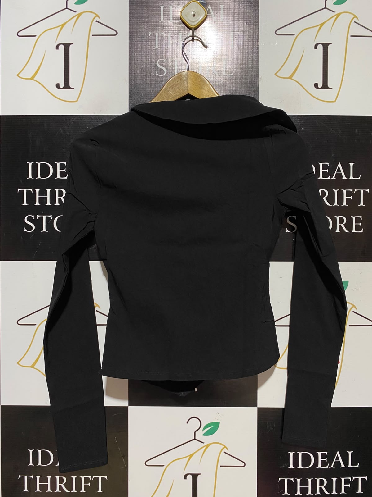 PRETTYLITTLE THING |M| BUST 15| A9| LONG SLEEVE WRAP FRONT ASYMMETRIC TOP - BLACK