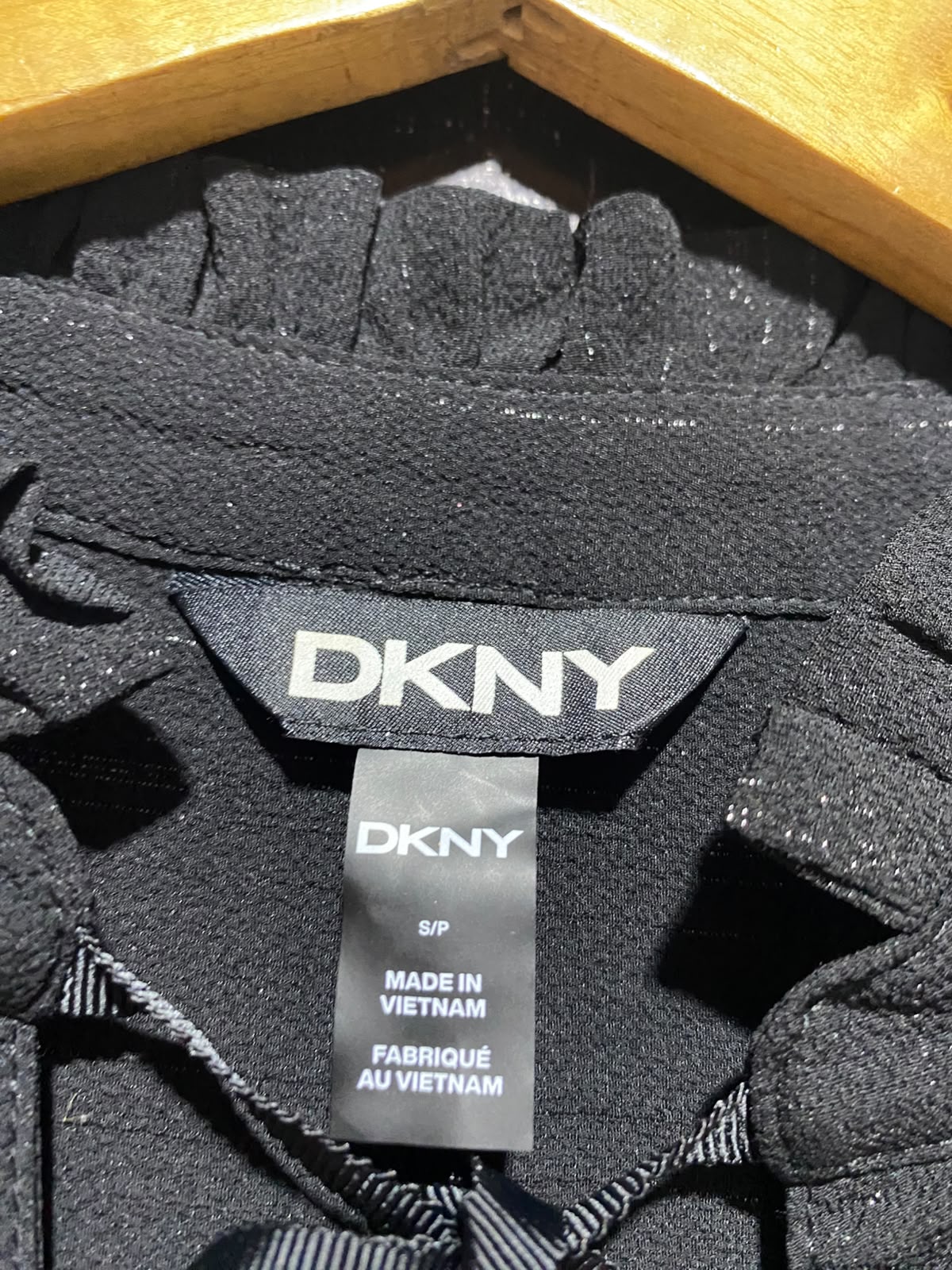 DKNY |L| BUST 21| A12| WOMEN'S BLACK LUREX SHIMMER STRIPE RUFFLE TIE-NECK BUTTON-DOWN BLOUSE