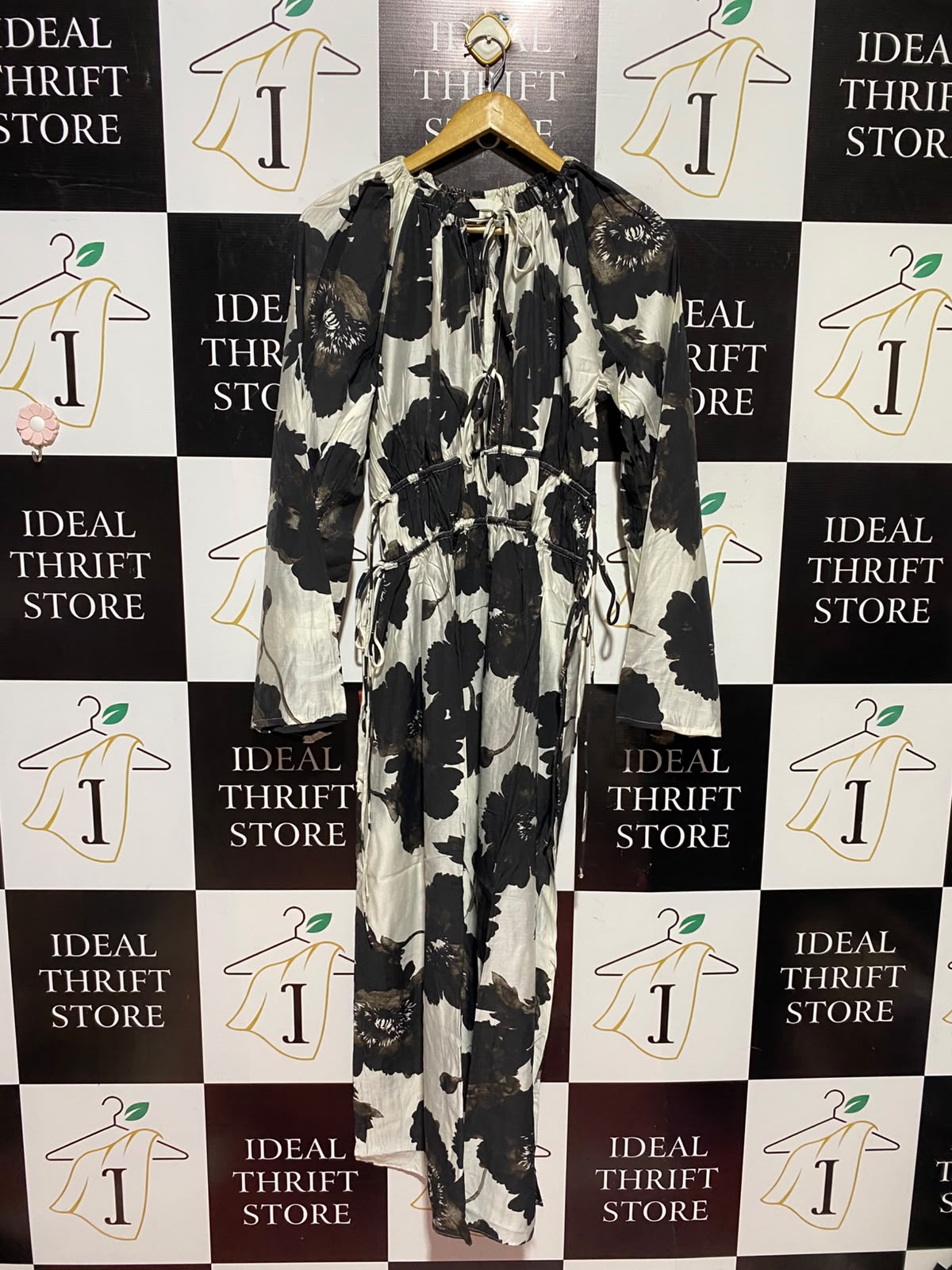 H&M |M| BUST 20| A13| BLACK & WHITE FLORAL DRAWSTRING MAXI DRESS - LONG SLEEVE BOHO DRESS
