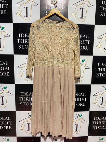 ZARA |XL| BUST 18| A13| BEIGE LACE BODICE MIDI DRESS - 3/4 SLEEVE PLEATED ELEGANT DRESS