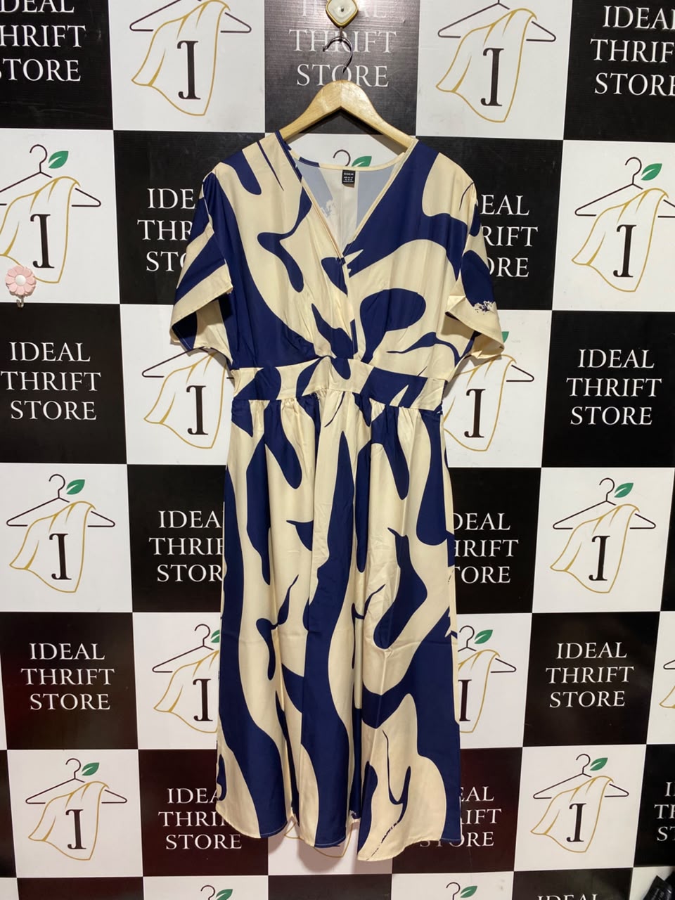 SHEIN |XL| BUST FREE| A12| BLUE & CREAM ABSTRACT PRINT MIDI DRESS - SHORT SLEEVE V-NECK DRESS