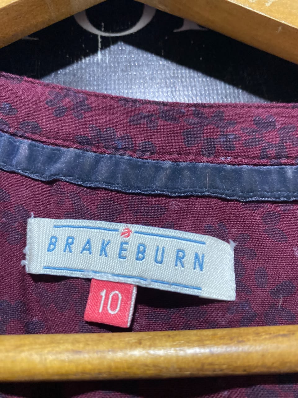 BRAKEBURN |M| BUST 19| A12| MAROON PRINTED BUTTON-FRONT KNEE-LENGTH DRESS - DRAWSTRING WAIST CASUAL DRESS