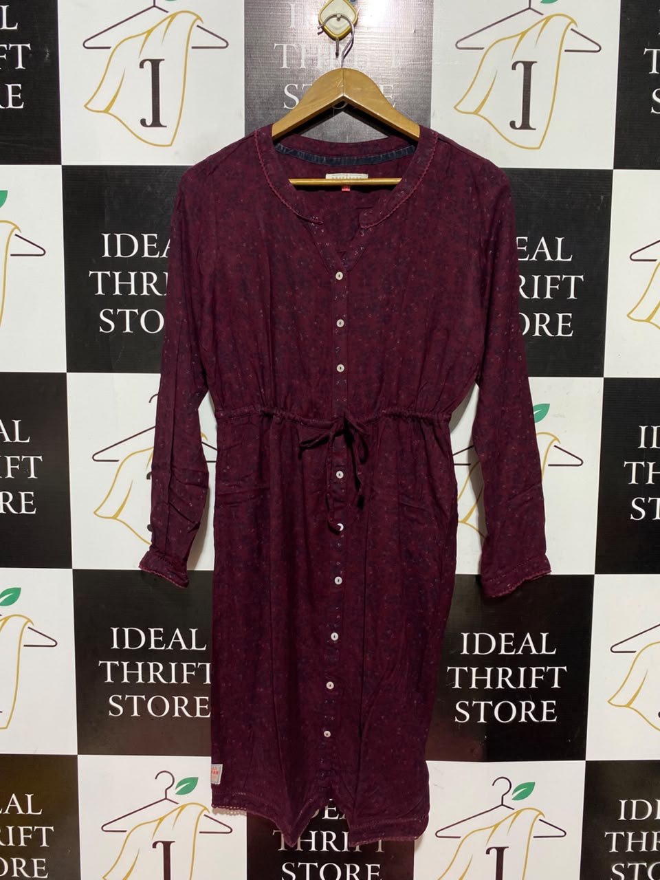 BRAKEBURN |M| BUST 19| A12| MAROON PRINTED BUTTON-FRONT KNEE-LENGTH DRESS - DRAWSTRING WAIST CASUAL DRESS