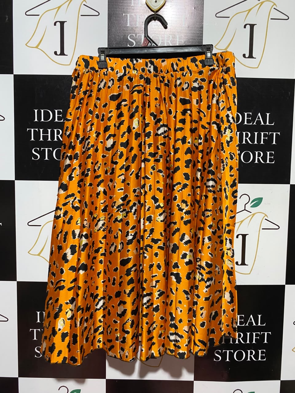 |XL| WAIST 34| A12| VIBRANT ORANGE LEOPARD PRINT PLEATED MIDI SKIRT - HIGH-WAISTED SATIN SKIRT