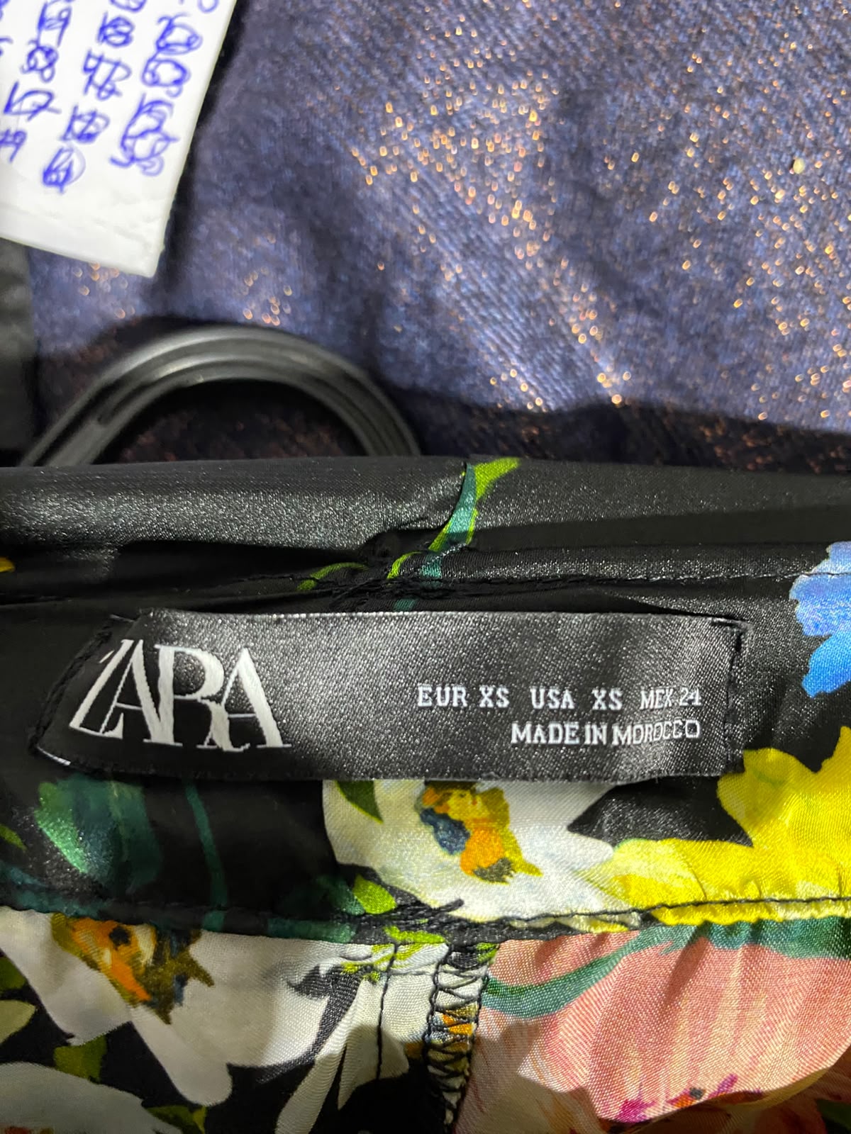 ZARA |XS| WAIST 24| A14| WOMEN'S VIBRANT FLORAL PRINT PAPERBAG SHORTS - MULTICOLOR